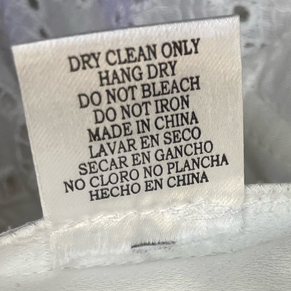 Roku Poly side zip lace top - Picture 8 of 12